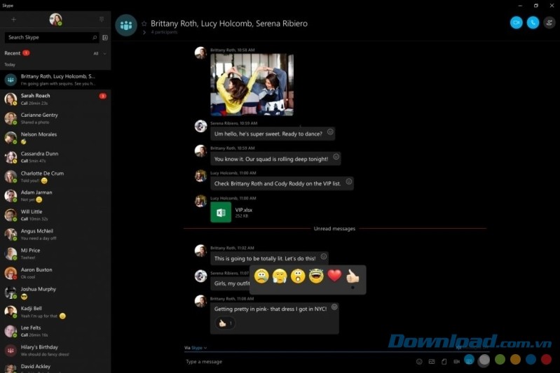 Sử dụng tính năng bày tỏ cảm xúc của ứng dụng Skype cho Windows 10