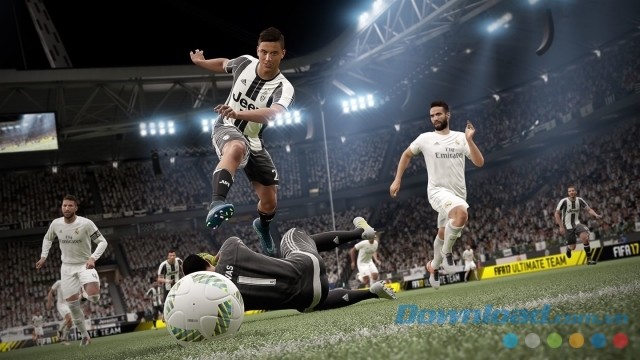 Tham gia vào các trận đấu quyết liệt trong game bóng đá EA SPORTS FIFA 17 cho Xbox One