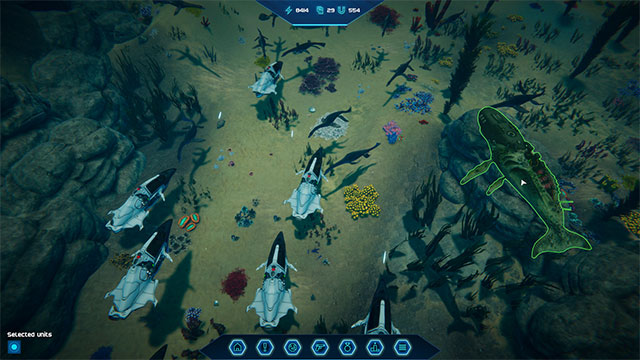 Face unknown enemies and threats while playing the Aquacity game