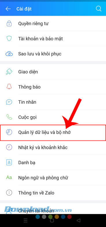 Chạm vào mục Quản lý dữ liệu và bộ nhớ