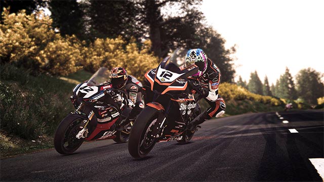 Fight against real players for the number one spot in TT Isle of Man: Ride on the Edge 3